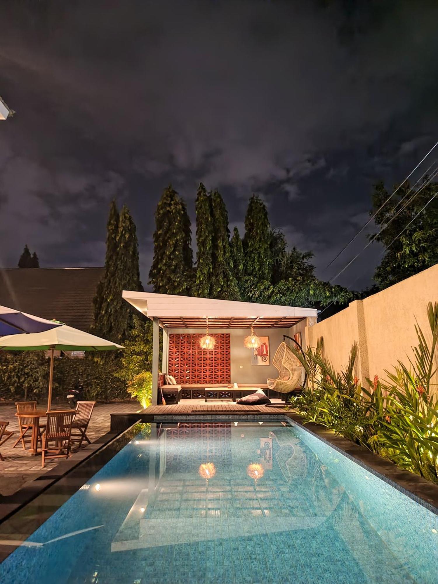 Zavana Rooms & Restaurant Tanjungkarang Εξωτερικό φωτογραφία