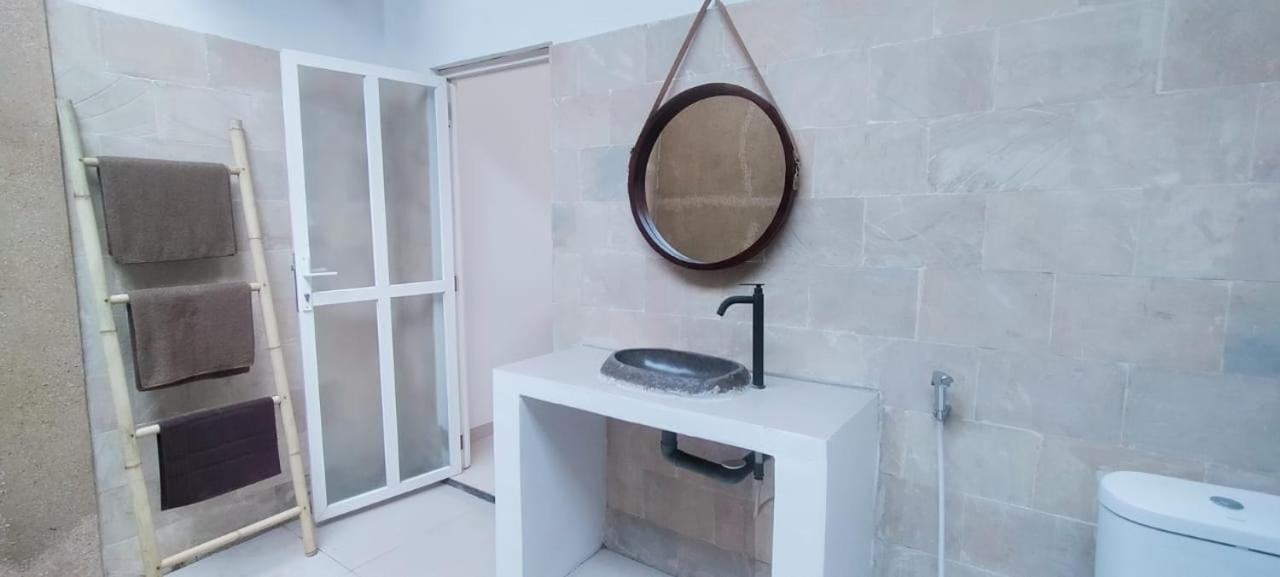 Zavana Rooms & Restaurant Tanjungkarang Εξωτερικό φωτογραφία
