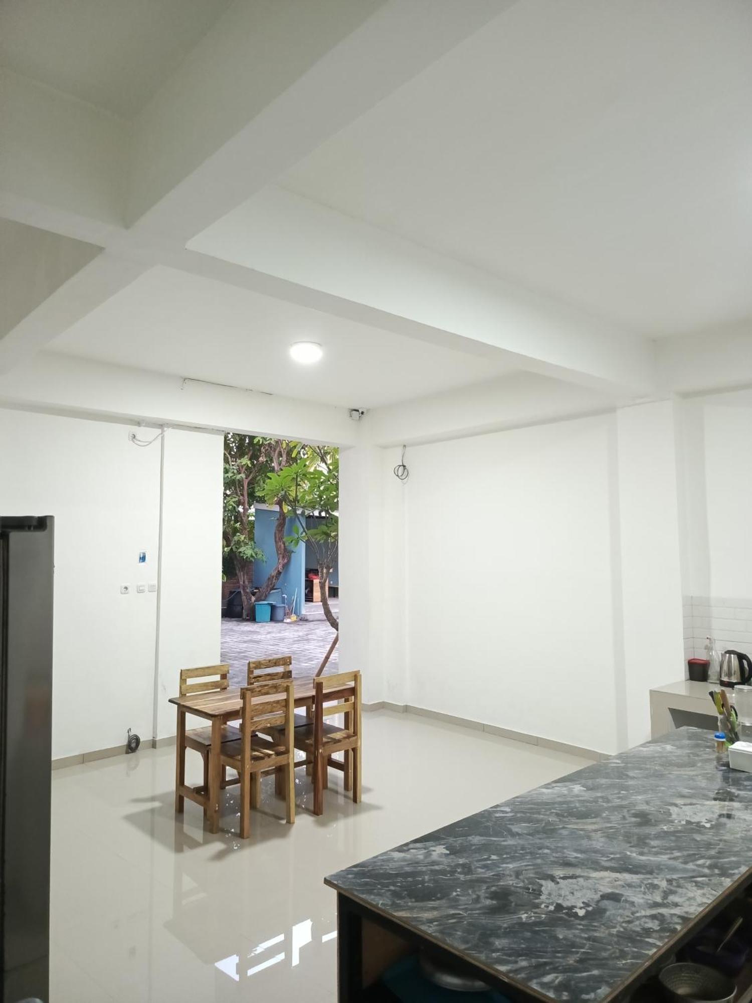 Zavana Rooms & Restaurant Tanjungkarang Εξωτερικό φωτογραφία