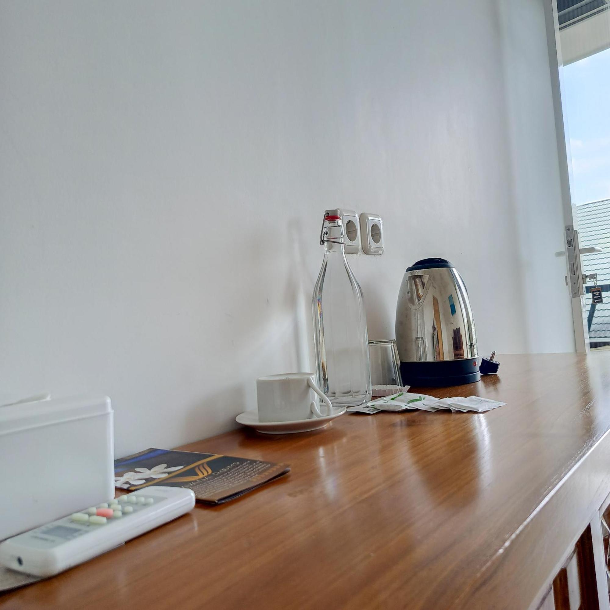 Zavana Rooms & Restaurant Tanjungkarang Εξωτερικό φωτογραφία