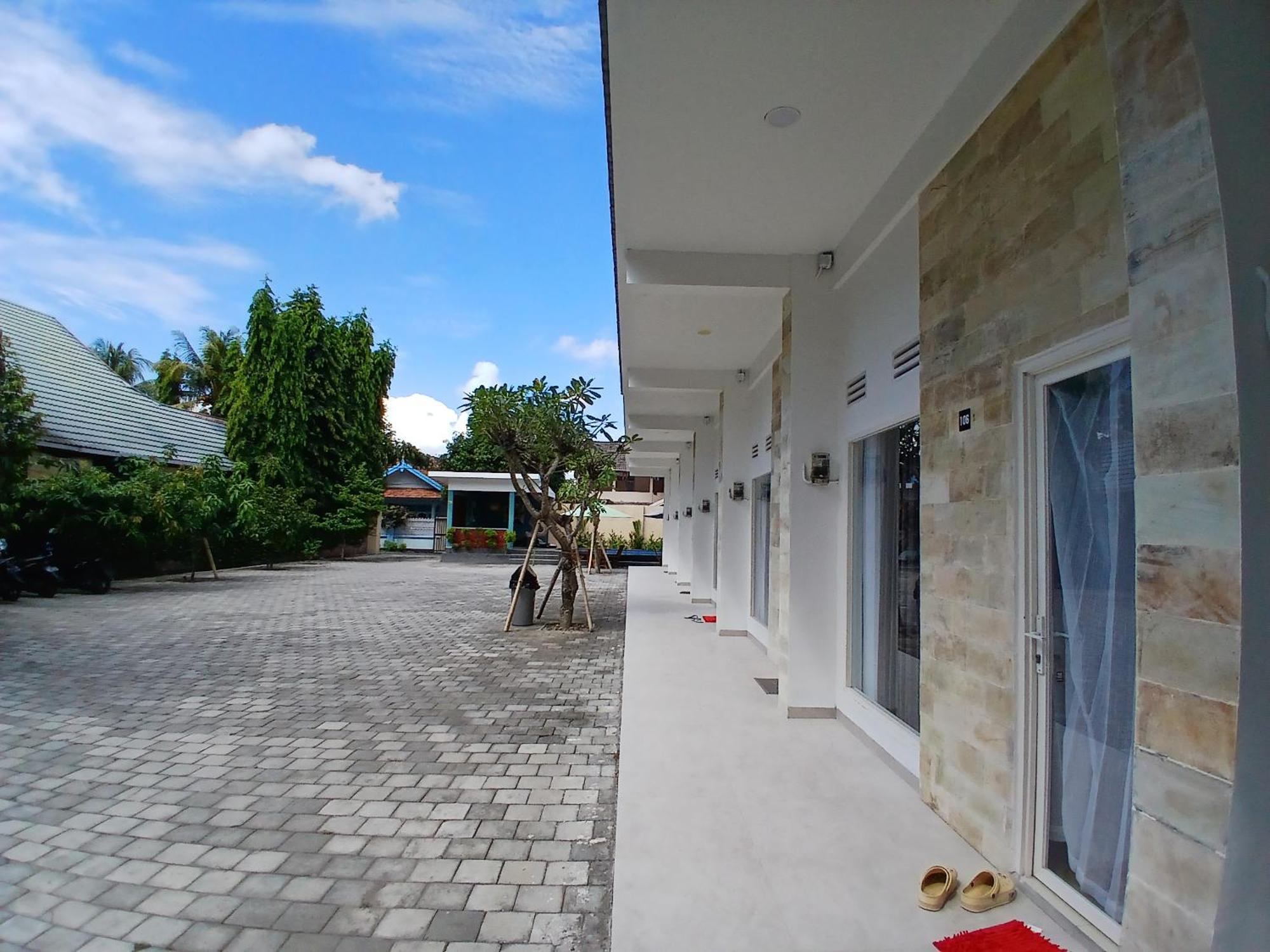Zavana Rooms & Restaurant Tanjungkarang Εξωτερικό φωτογραφία
