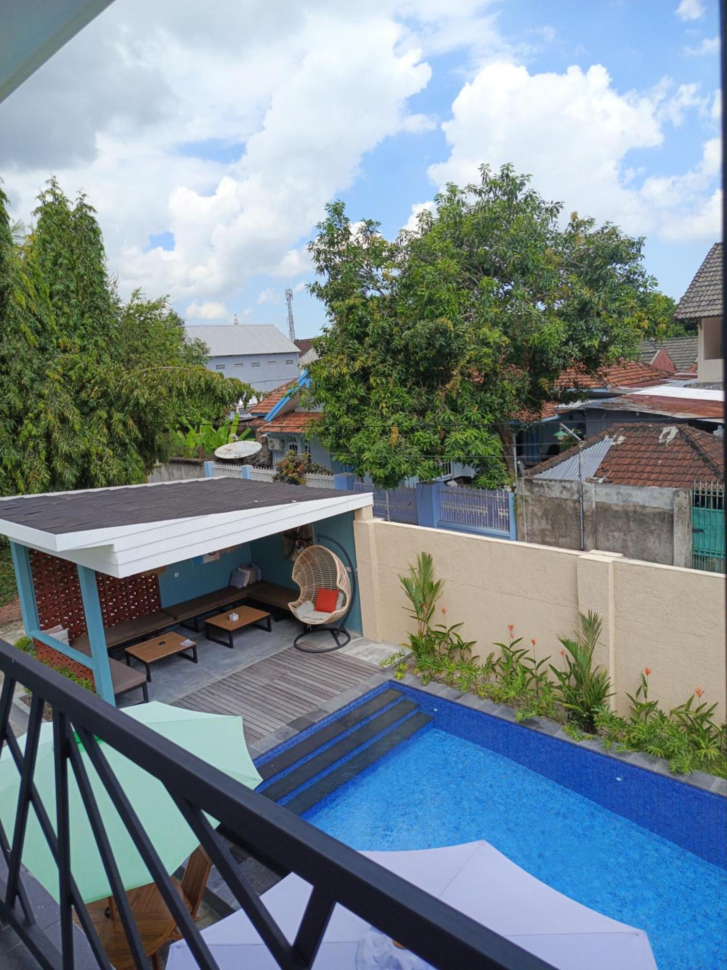 Zavana Rooms & Restaurant Tanjungkarang Εξωτερικό φωτογραφία