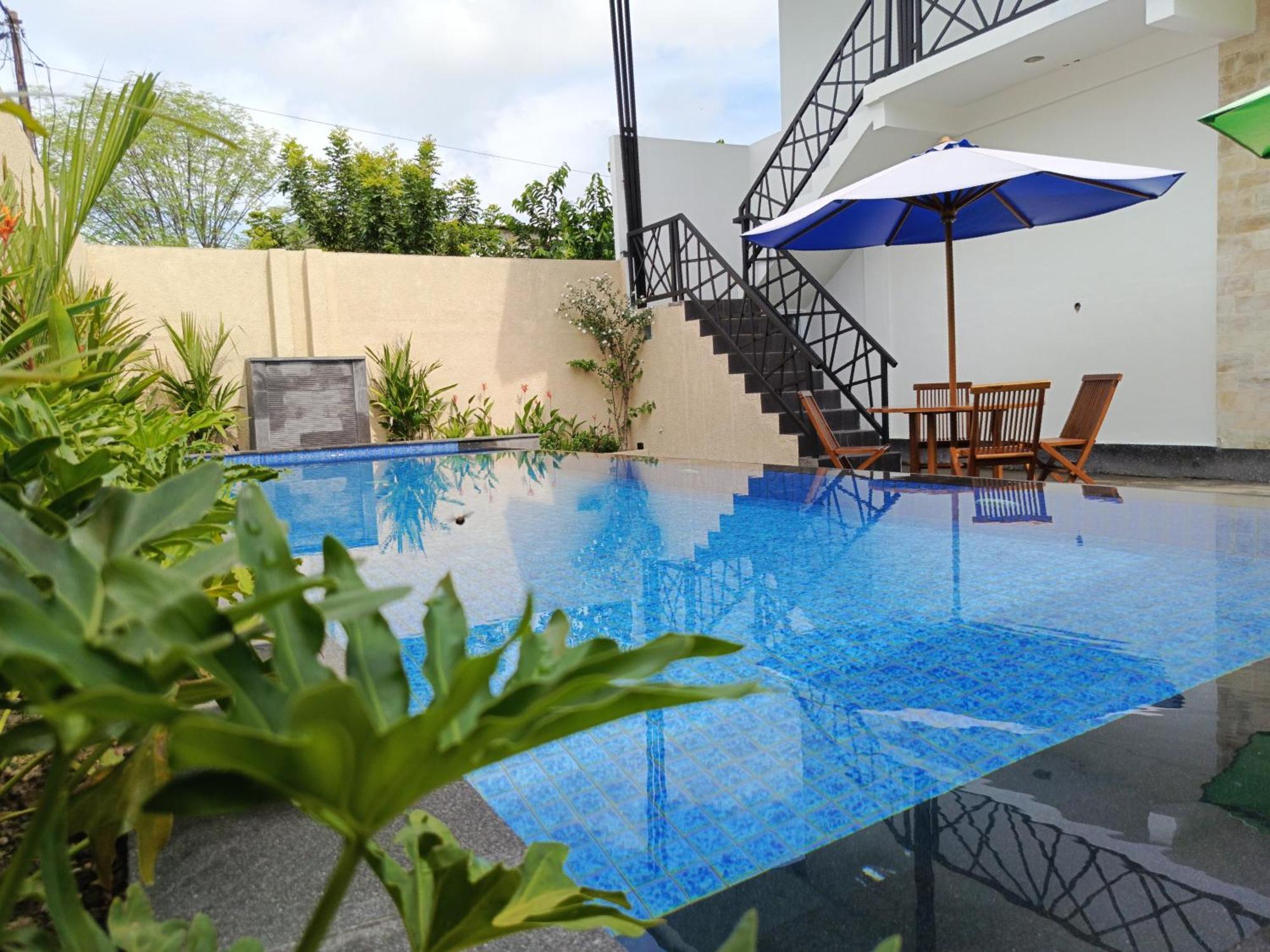 Zavana Rooms & Restaurant Tanjungkarang Εξωτερικό φωτογραφία